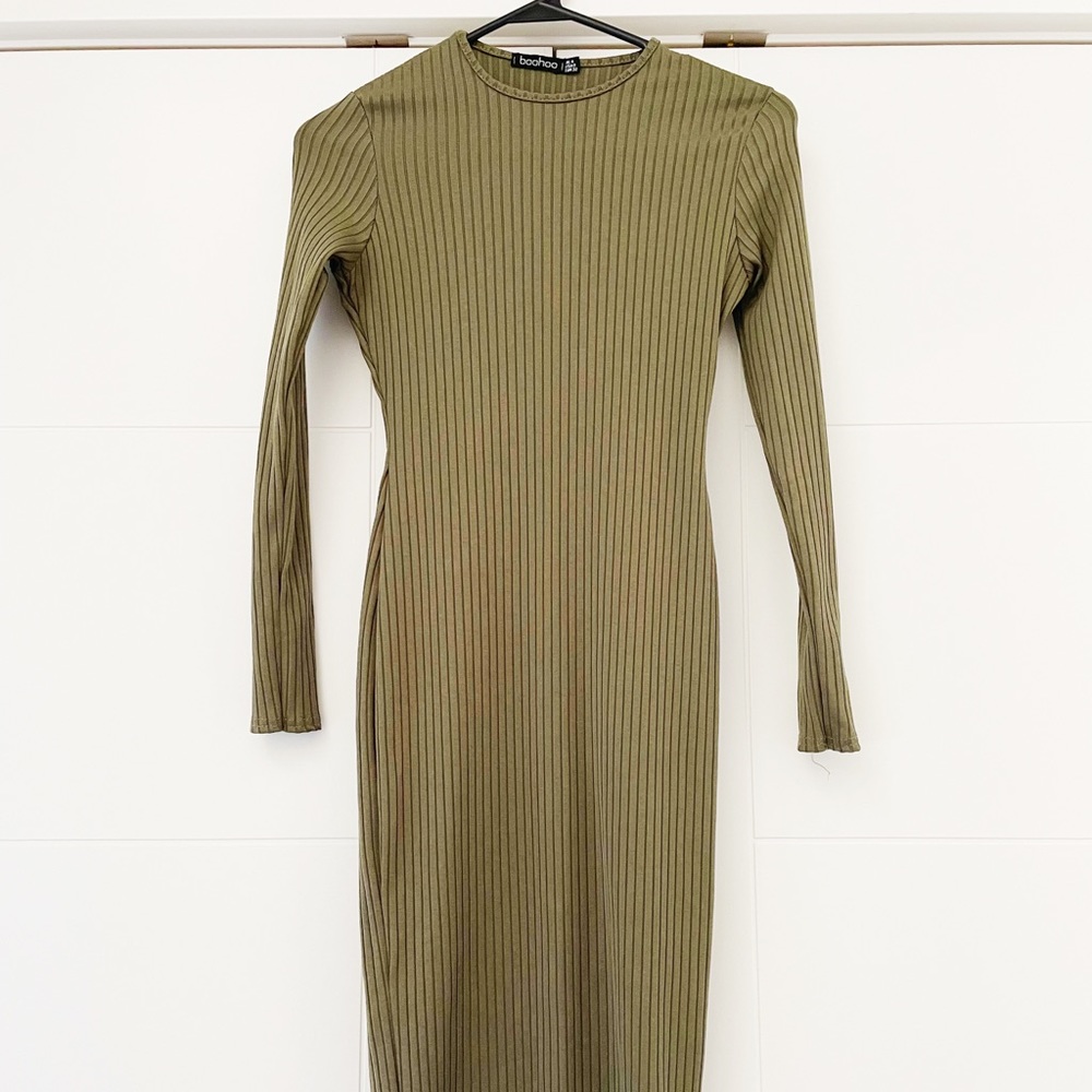 BooHoo Olive Ribbed Bodycon MIDI Dress size 4